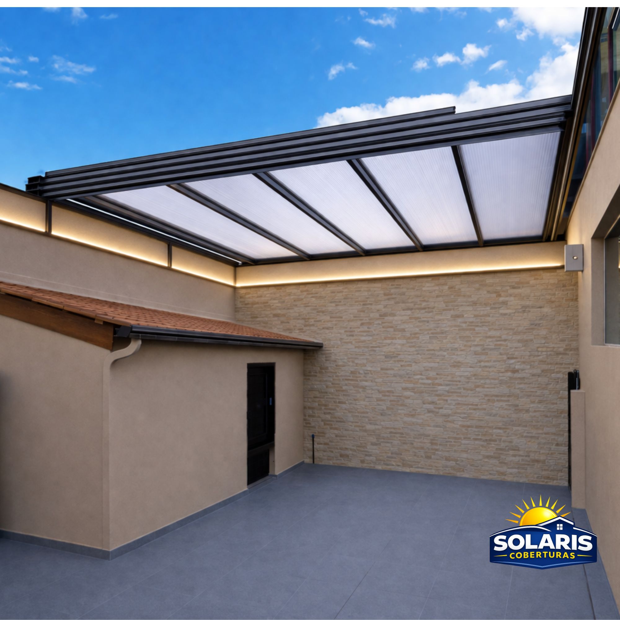 Solaris Coberturas de Policarbonato em Garagem, Aréa externa, Sacadas, (2)