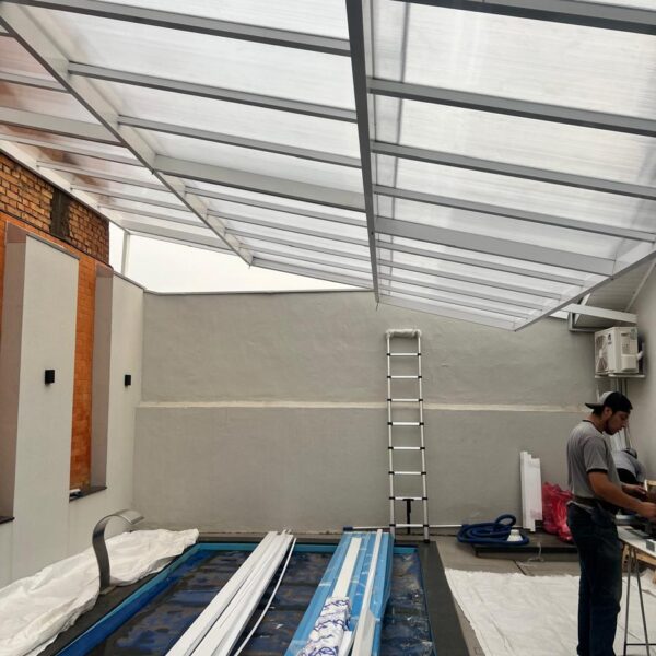 Solaris Construções e Coberturas de Policarbonato Alveolar e Compactor Retrátil - SC - RS (18)